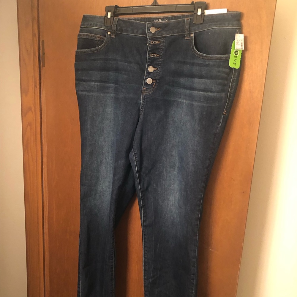 NWT Everflex by Maurice’s Sz 18 Super Skinny high rise Jeans